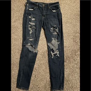 Distressed skinny jeans